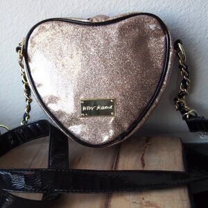 BETSEY JOHNSON Gold Glitter Sparkle Heart Shaped Crossbody Purse